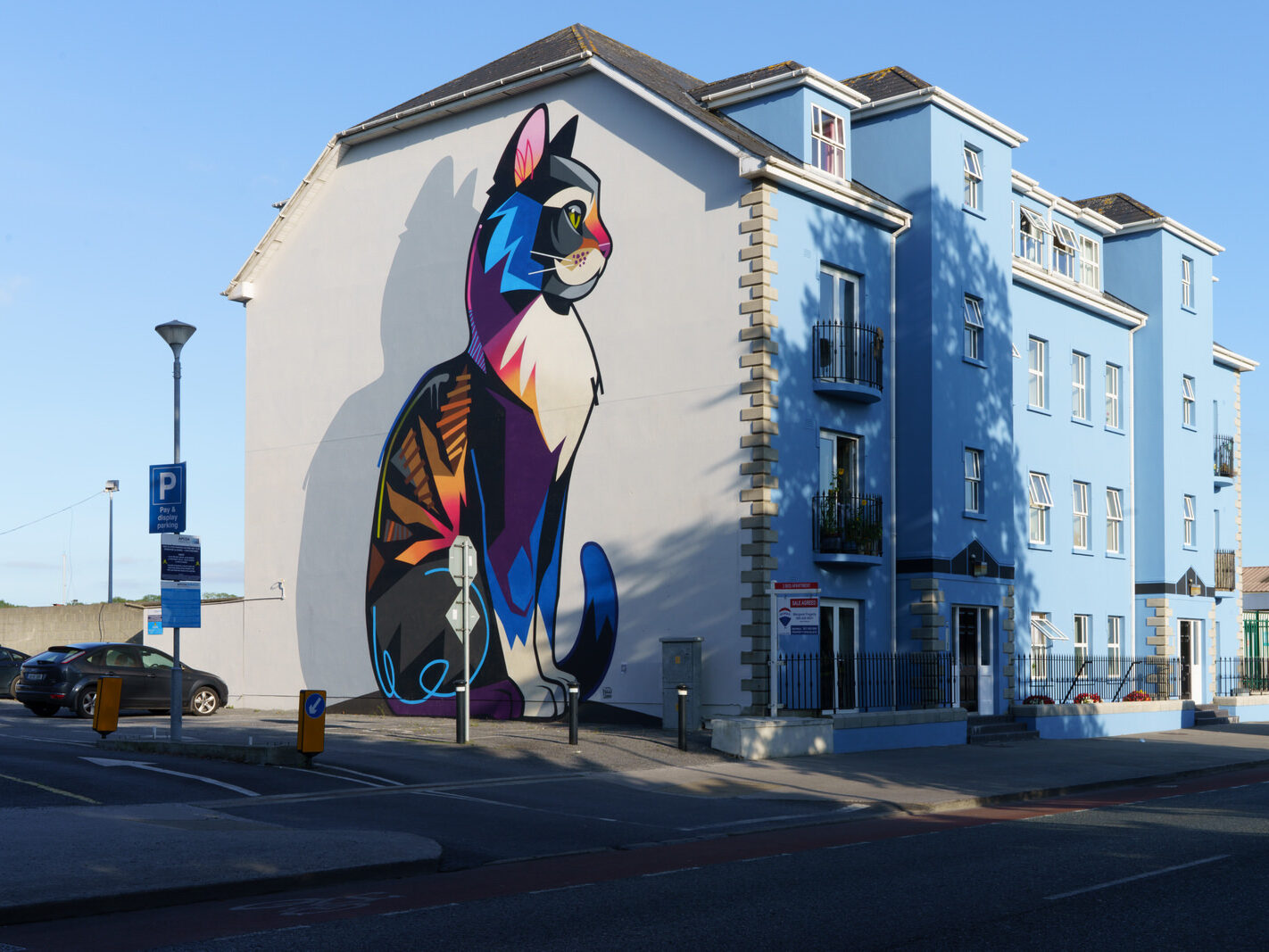 Dan Leo is a British street artist, born in London, who moved to Ireland at a young age.