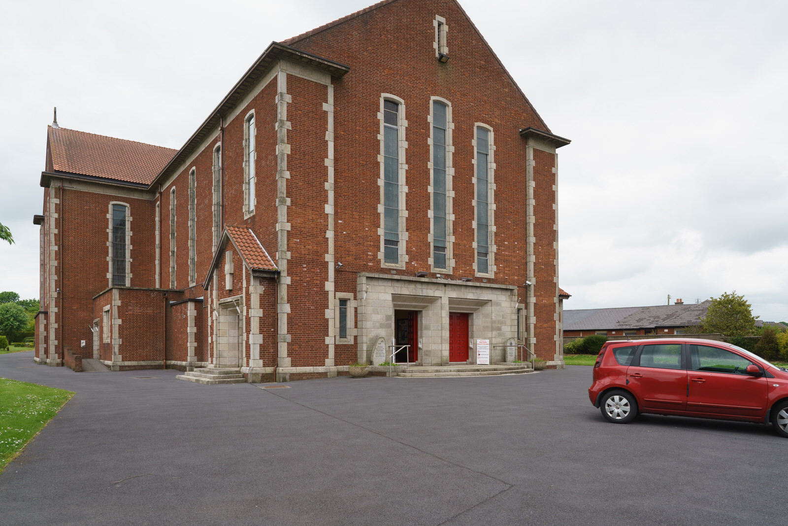 THE HOLY FAMILY PARISH CHURCH IN WATERFORD 007