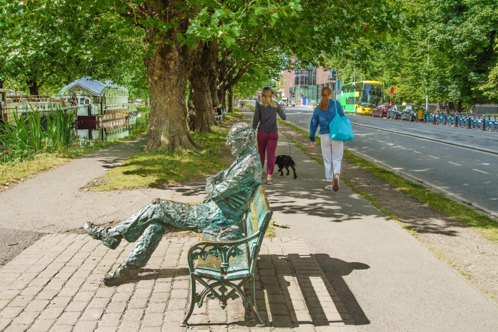 LIFE SIZED STATUE OF PATRICK KAVANAGH 002