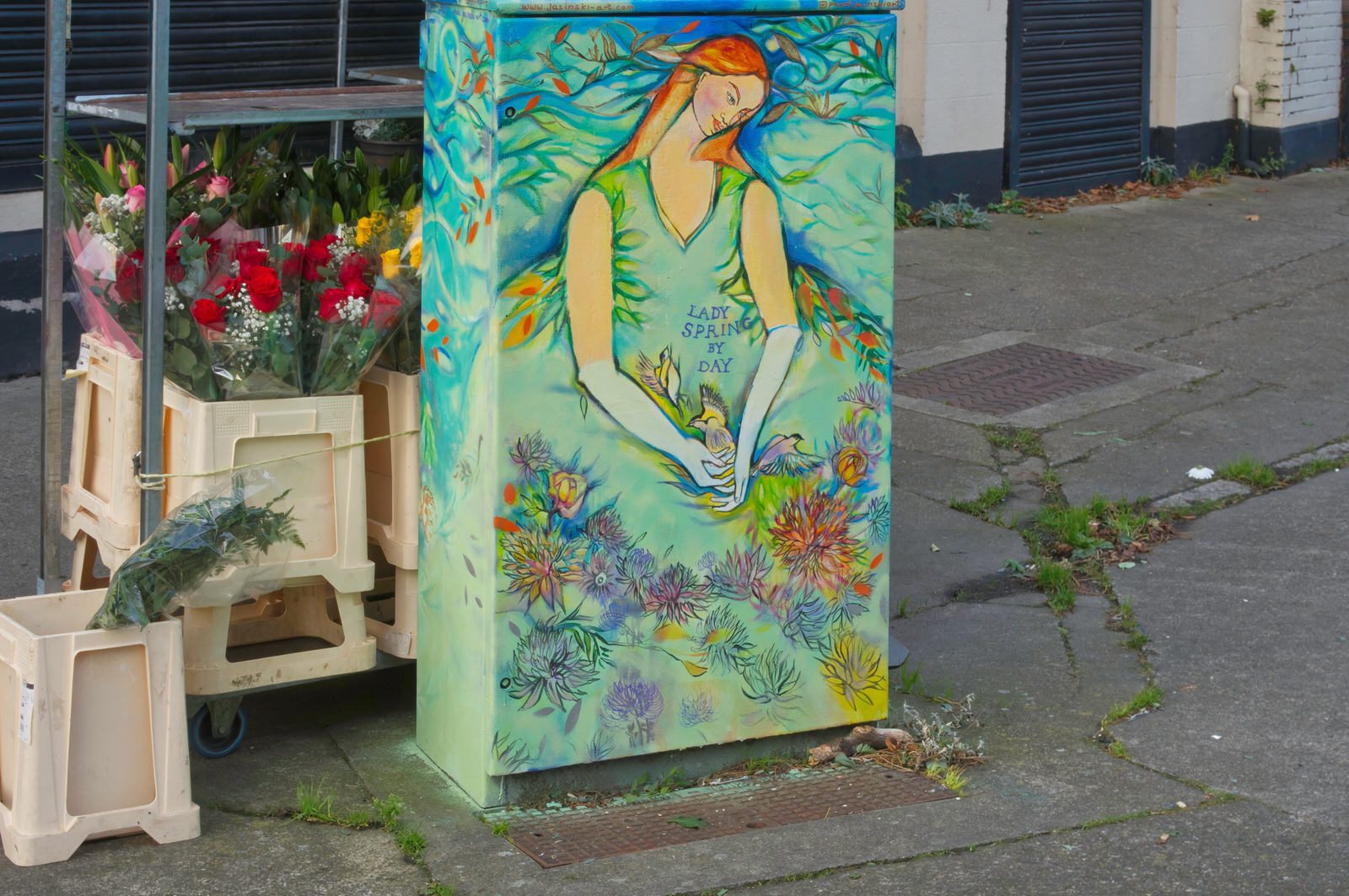 PAINT-A-BOX STREET ART BESIDE THE FLOWER SELLER AT THE GATES OF MOUNT JEROME CEMETERY 001