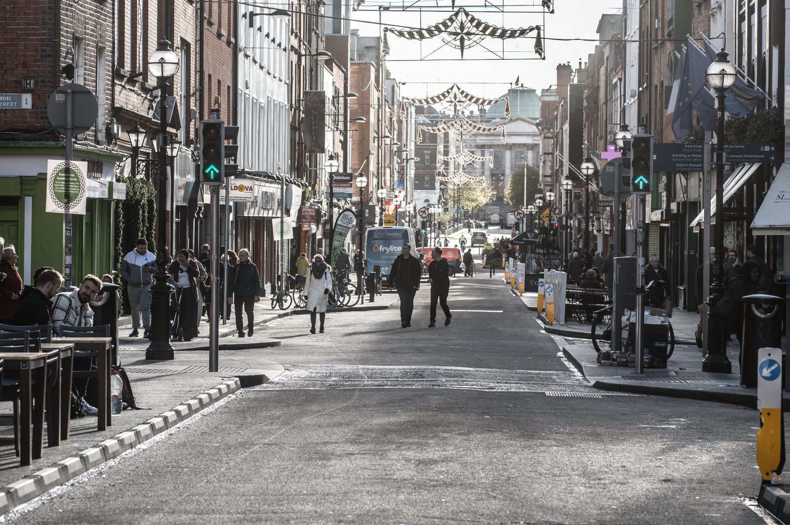 YOU MIGHT NOTICE THE CHRISTMAS DECORATIONS ON CAPEL STREET 009