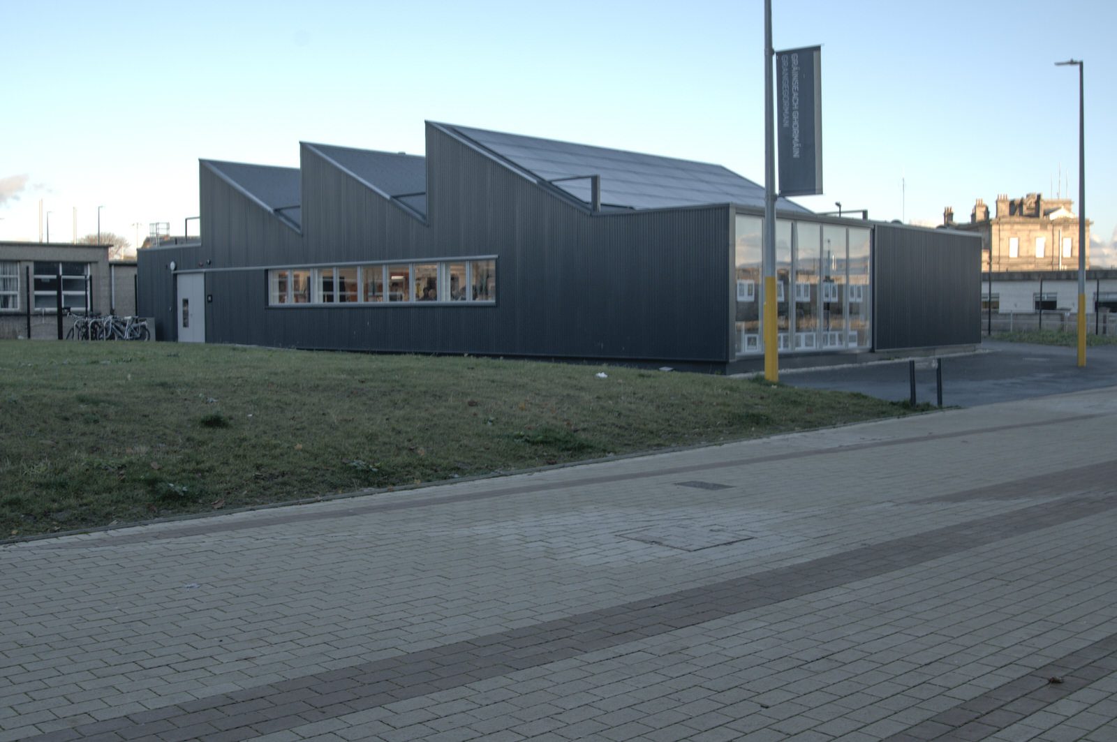 A SUNNY BUT VERY COLD DAY AT THE GRANGEGORMAN UNIVERSITY CAMPUS 039