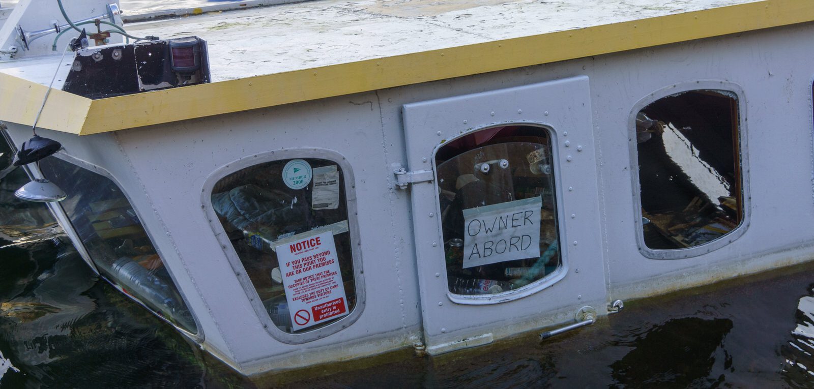 BOATS IN DISTRESS AT CHARLOTTE QUAY GRAND CANAL DOCK  007