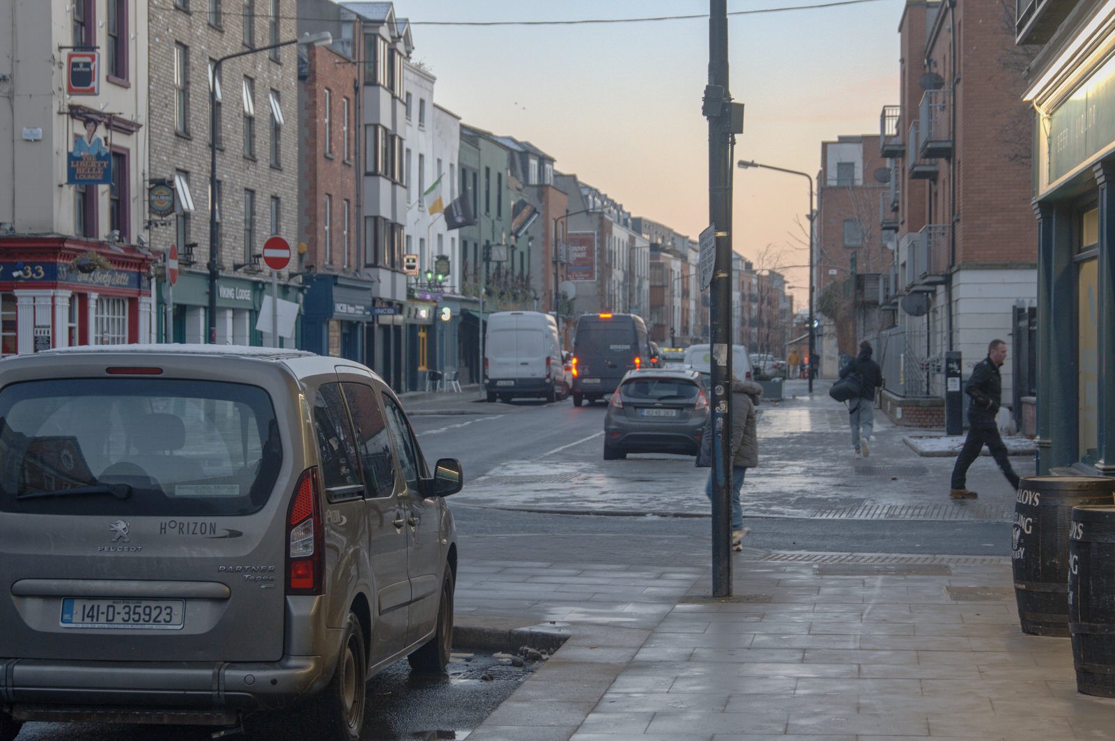 ROAD AND FOOTPATHS WERE SLIPPY BECAUSE OF ICE 007