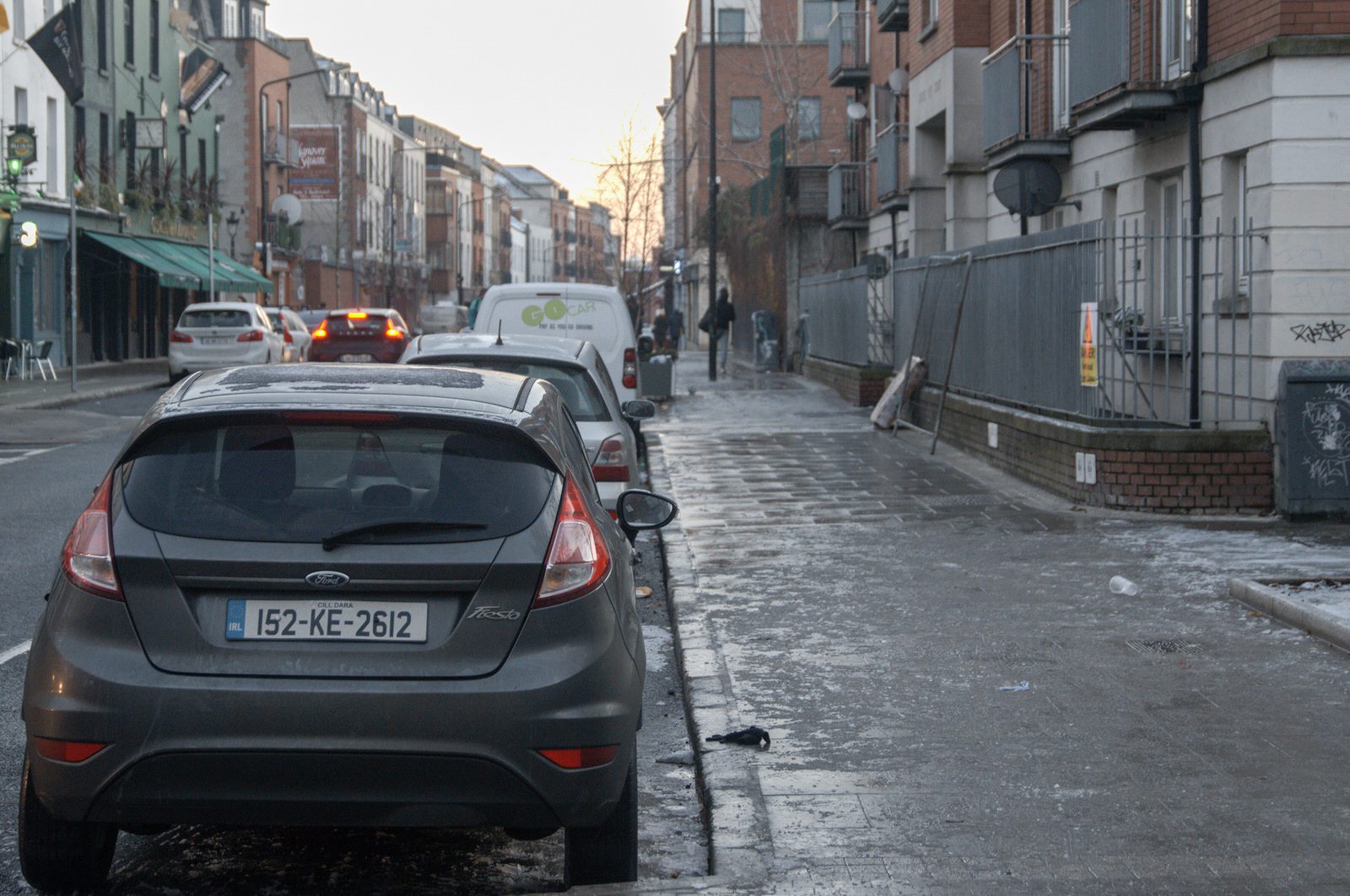 ROAD AND FOOTPATHS WERE SLIPPY BECAUSE OF ICE 009