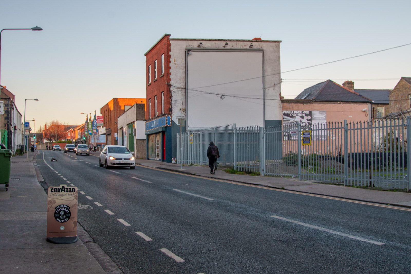 PRUSSIA STREET IN STONEYBATTER 8 DECEMBER 2022 011