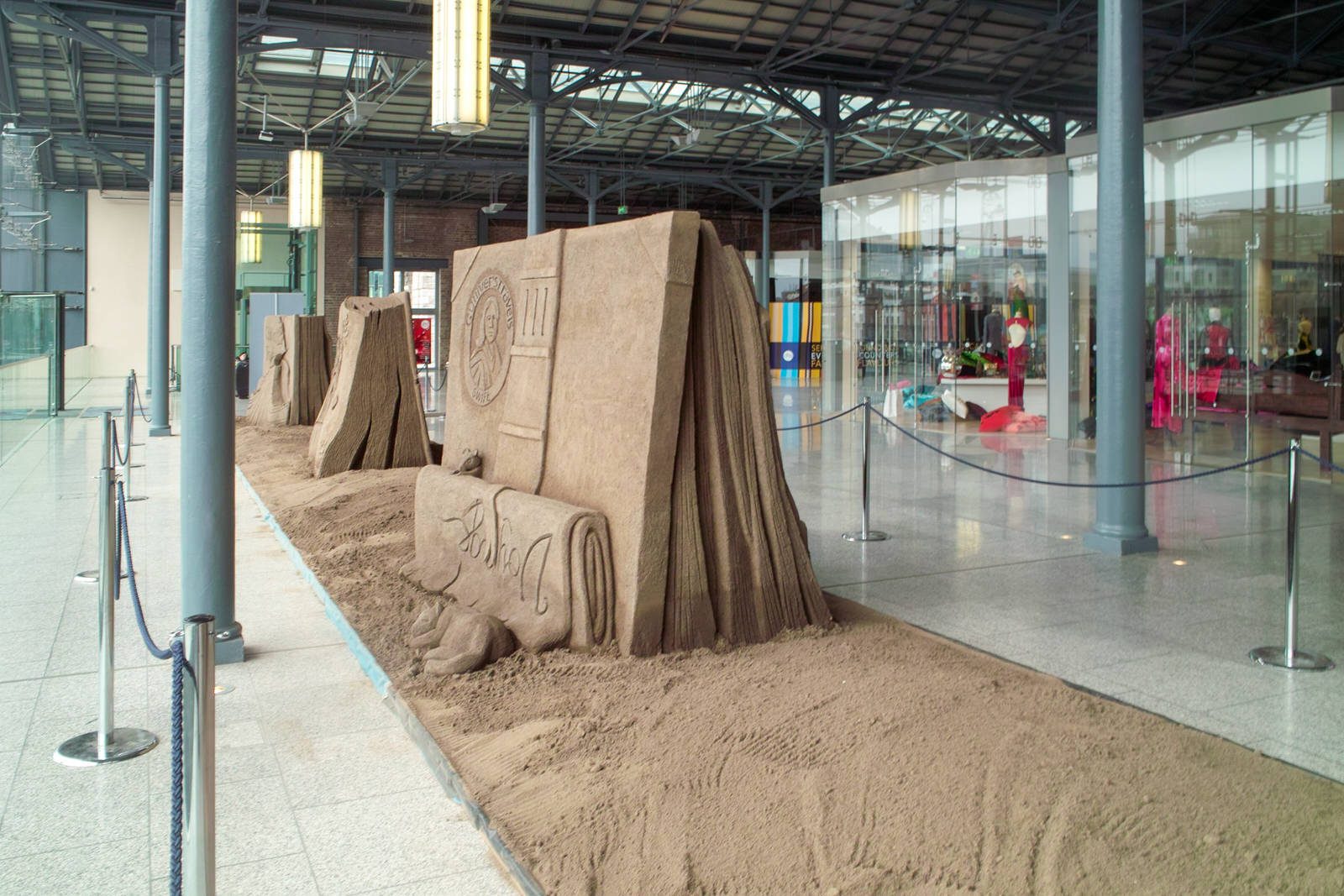 SAND SCULPTURE TRIBUTE TO SWIFT 005