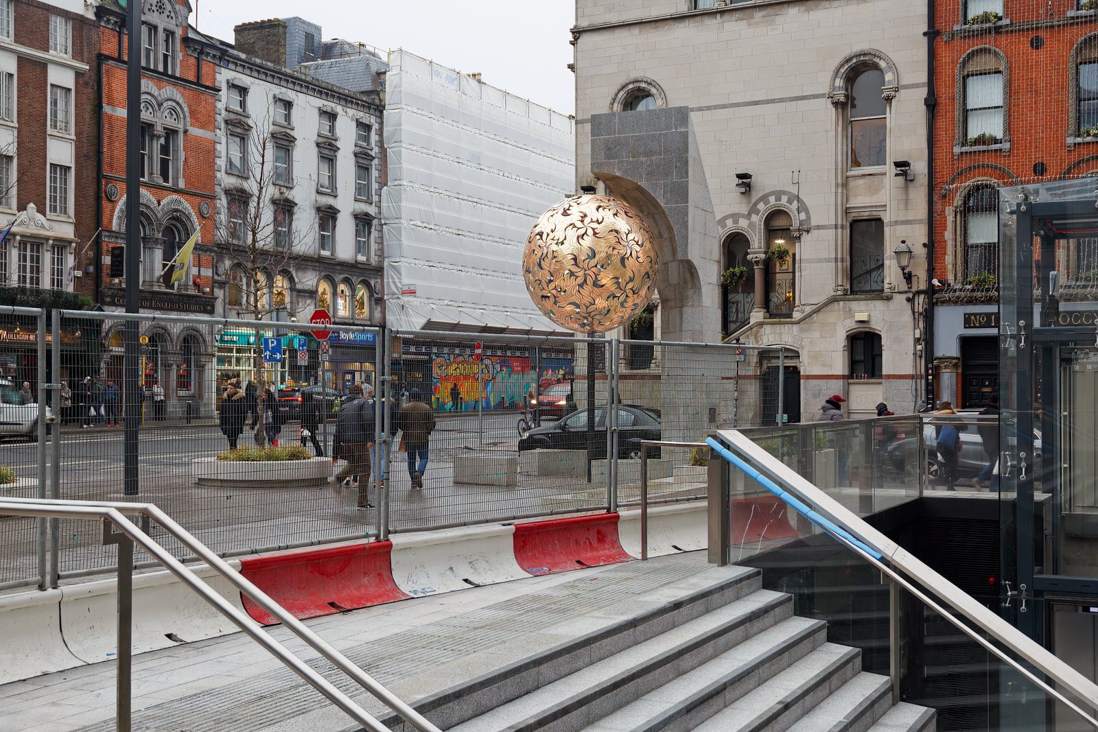 THE NEW CENTRAL PLAZA ON DAME STREET 003