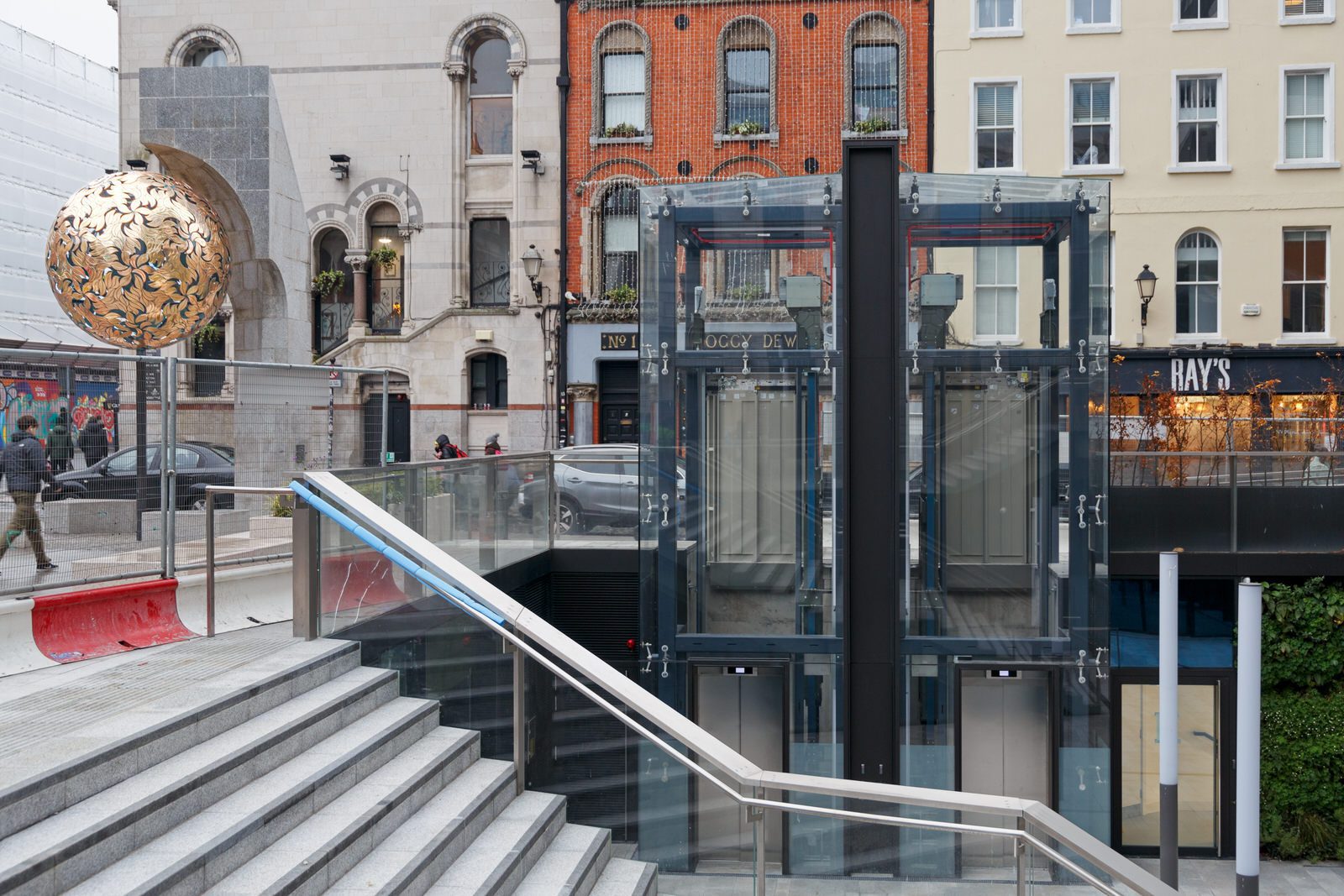 THE NEW CENTRAL PLAZA ON DAME STREET 002