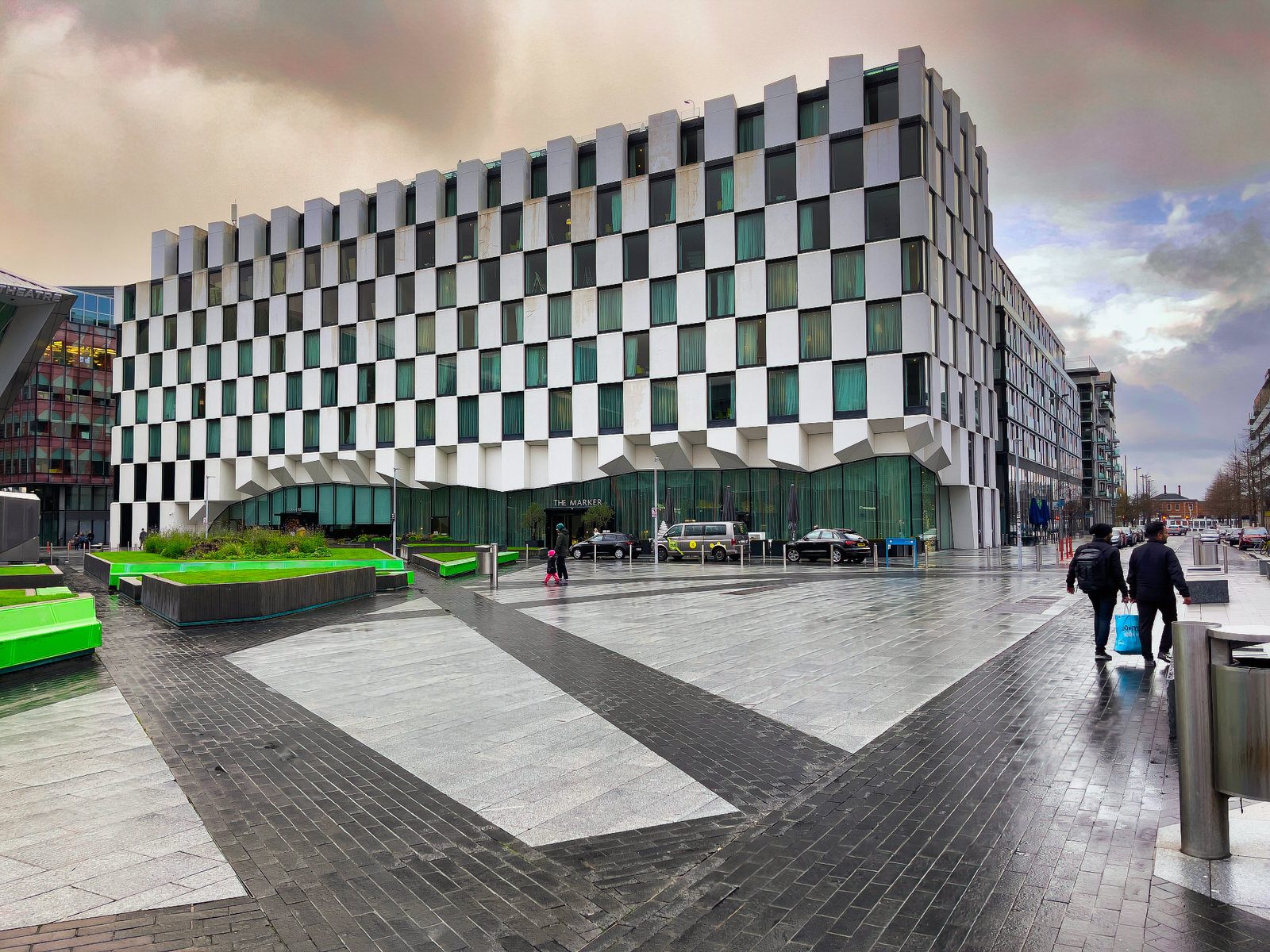 GRAND CANAL SQUARE IN DUBLIN DOCKLANDS AT CHRISTMAS 2022 010
