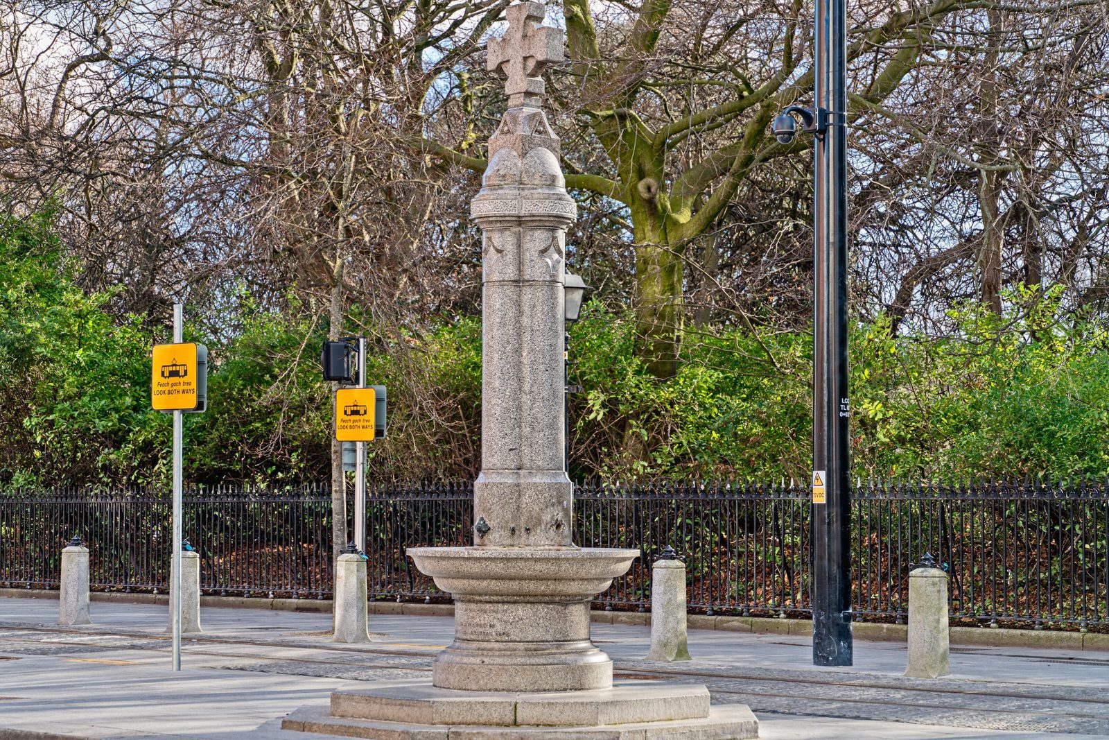 LADY GRATTAN MEMORIAL FOUNTAIN AT ST. STEPHEN'S GREEN 002