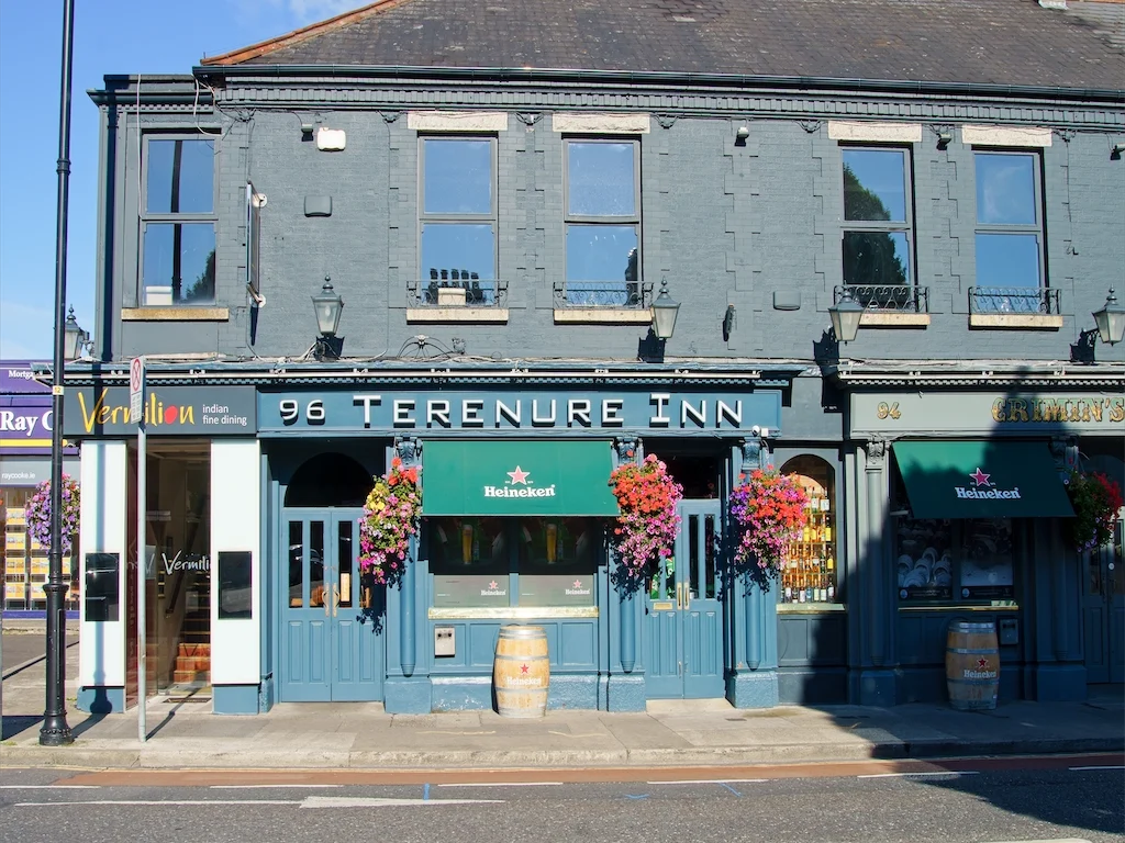 THE TERENURE INN IS AN OLD DUBLIN PUB [PHOTOGRAPHED IN AUGUST 2022] 002