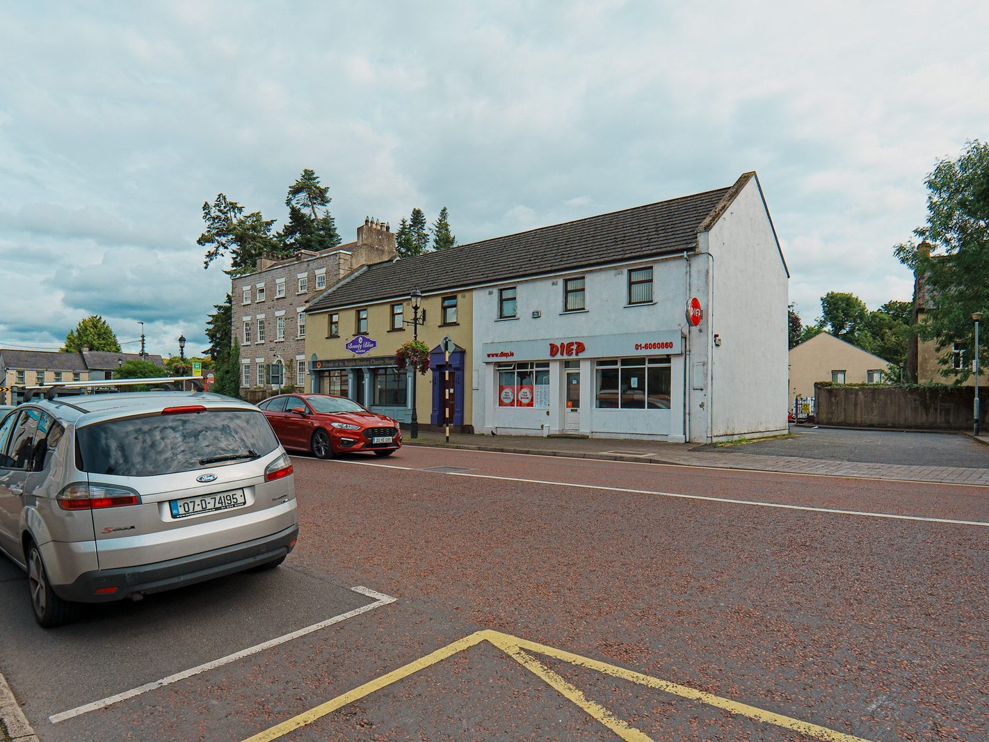 LEIXLIP MAIN STREET [HOME TO THE FARENDERS RATHER THAN THE HILLERS] 002