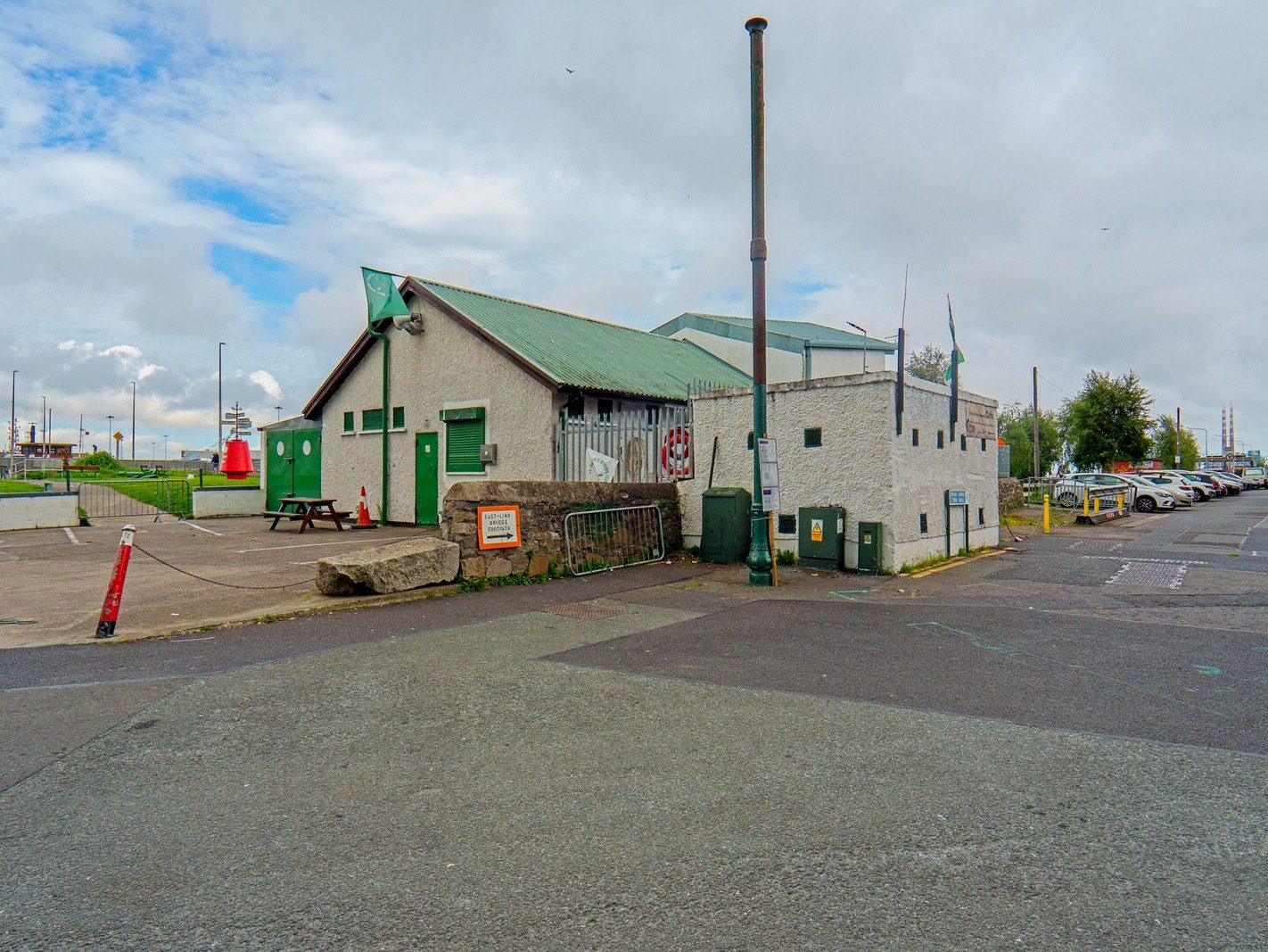 ST PATRICKS ROWING CLUB AND NEARBY [YORK ROAD AND THORNCASTLE STREET] 005