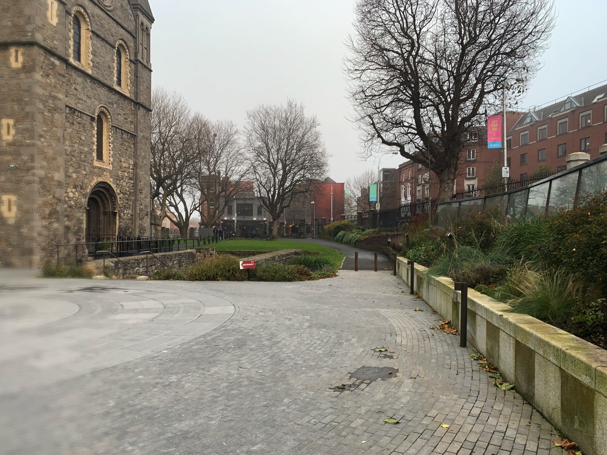 CHRIST CHURCH CATHEDRAL  ON A VERY COLD FOGGY DAY 010