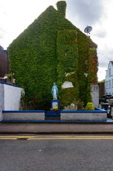  OLD STYLE RELIGION AT THE CORNER OF MARGARET STREET AND DUNBAR STREET  