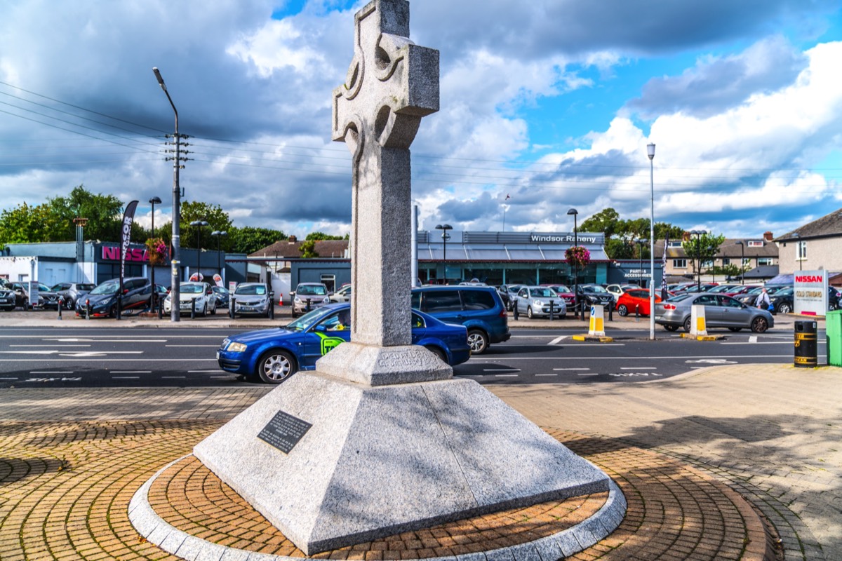 THE HAYES CROSS [ALSO KNOWN AS THE RAHENY CROSS] 003