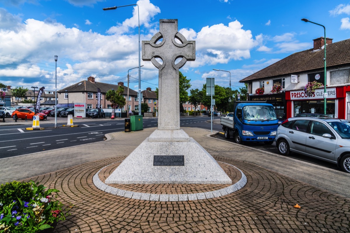 THE HAYES CROSS [ALSO KNOWN AS THE RAHENY CROSS] 008