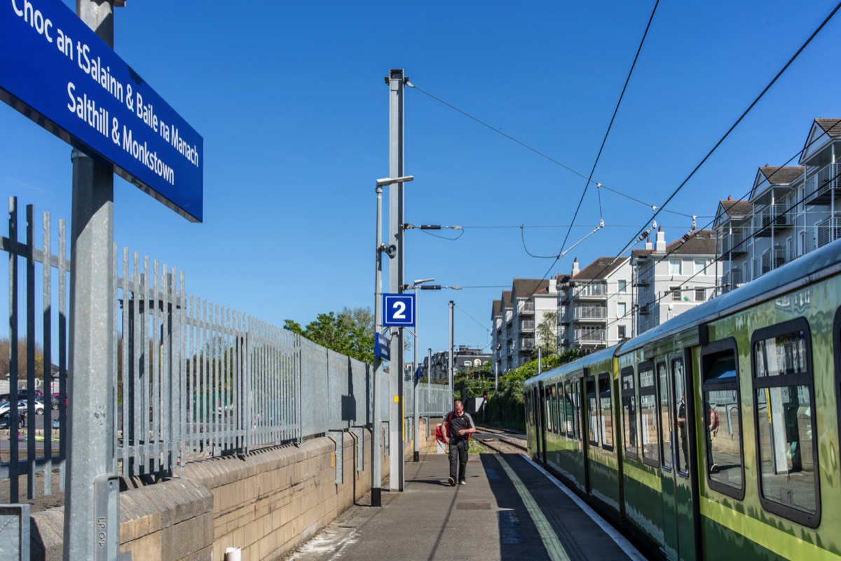SALTHILL AND MONKSTOWN RAILWAY STATION  004