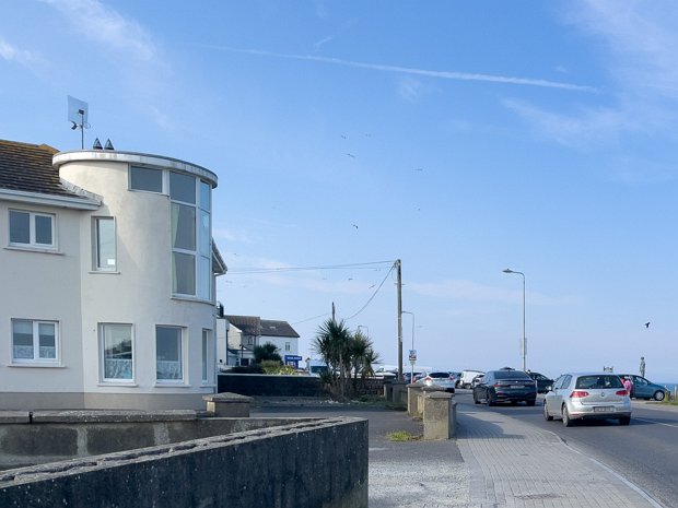VOYAGER BY LINDA BRUNKER THIS SCULPTURE IS LOCATED AT LAYTOWN STRAND