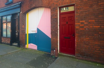  COLOURFUL DOOR 