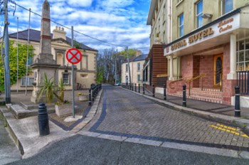  THE CHRISTOPHER THOMPSON MEMORIAL FOUNTAIN AT THE ROYAL HOTEL IN BRAY  