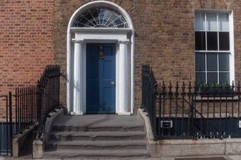  THE DOORS OF DUBLIN - UPPER MOUNT STREET 