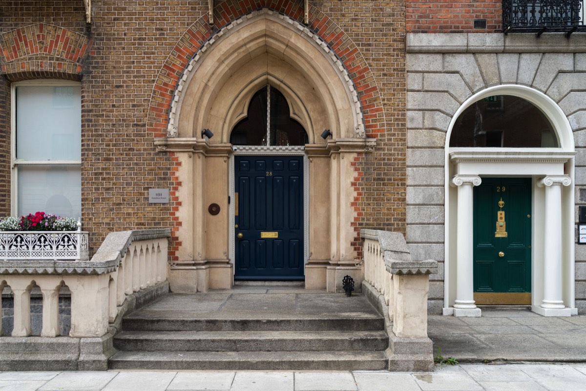 THE DOORS OF DUBLIN - FITZWILLIAM PLACE 031