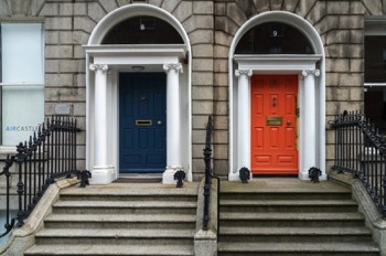  THE DOORS OF DUBLIN - FITZWILLIAM PLACE 