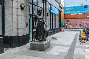   COUNTESS MARKIEVICZ AND HER DOG 