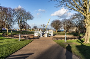  BANDSTAND 