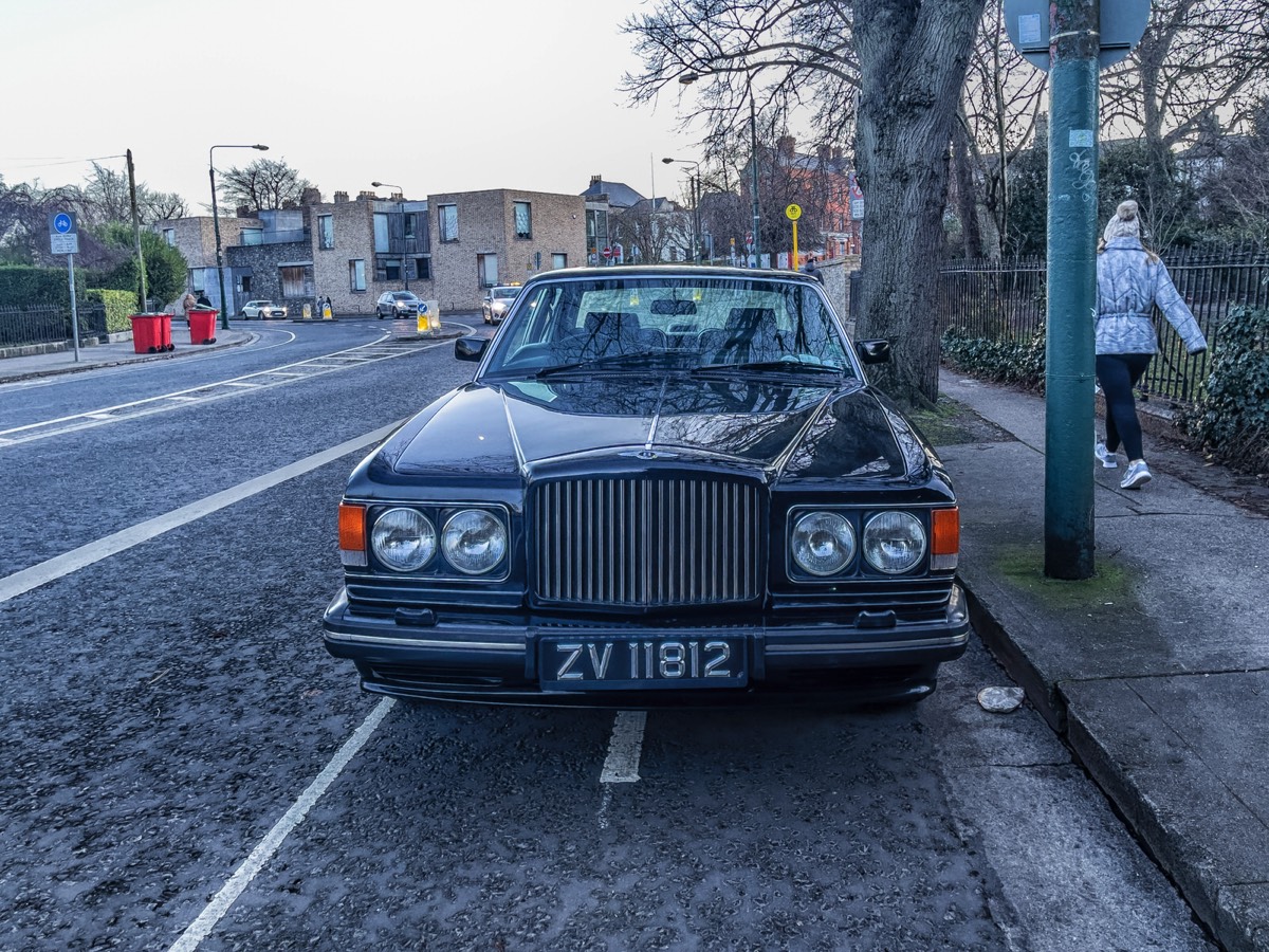 AN OLD BENTELEY PHOTOGRAPHED IN RANELAGH 002