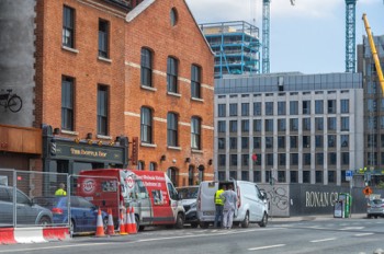  THE BOTTLE BOY A NEW PUB ON THE NORTH WALL  REPLACING VALLENCE & McGRATH 