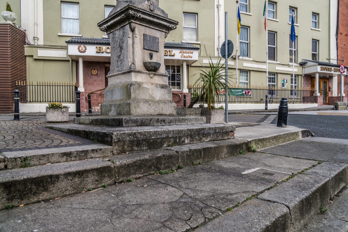 THE CHRISTOPHER THOMPSON MEMORIAL FOUNTAIN AT THE ROYAL HOTEL IN BRAY  004