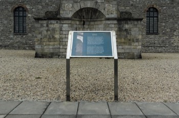  NATIONAL MUSEUM OF IRELAND - DECORATIVE ARTS AND HISTORY 