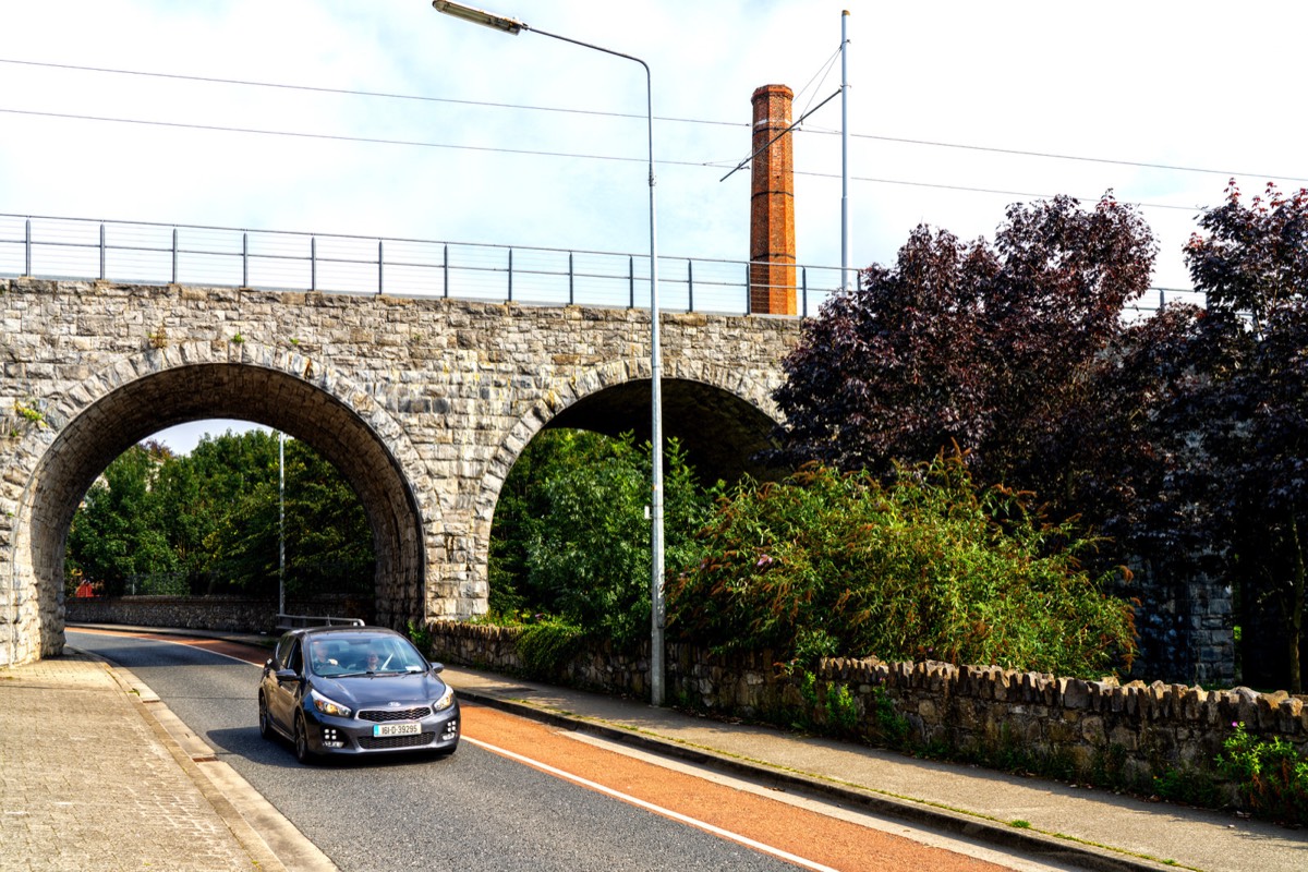 THE NINE ARCHES VIADUCT AND THE OLD LAUNDRY CHIMNEY 006