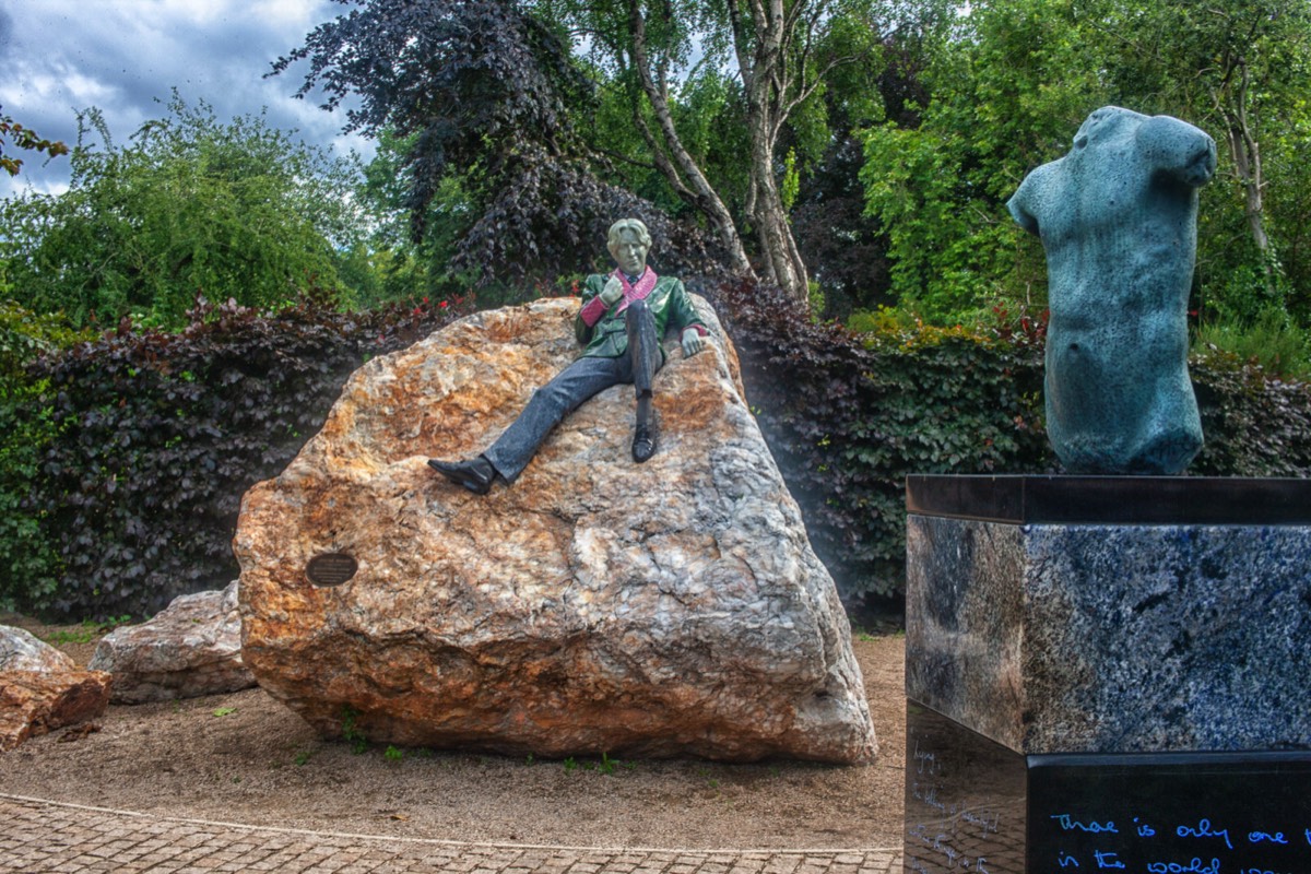 THE THREE ELEMENTS TO THE OSCAR WILDE SCULPTURE BY DANNY OSBORNE  - MERRION SQUARE PUBLIC PARK  008
