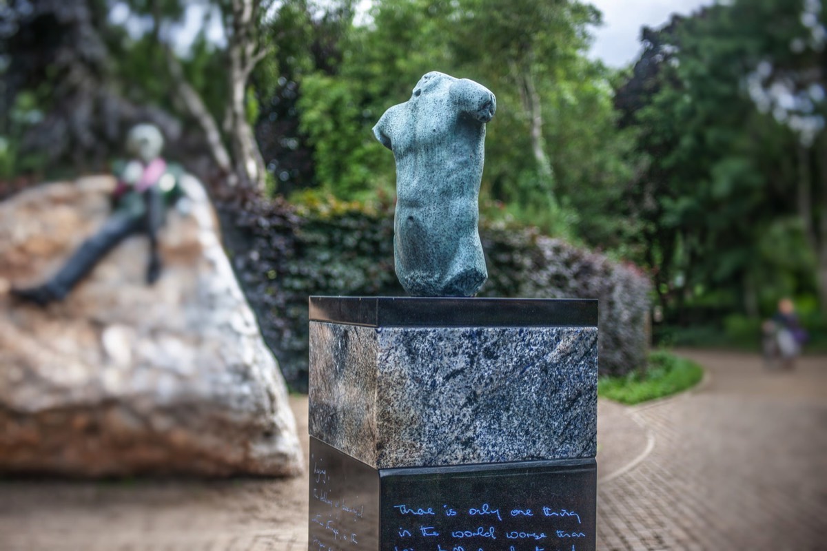THE THREE ELEMENTS TO THE OSCAR WILDE SCULPTURE BY DANNY OSBORNE  - MERRION SQUARE PUBLIC PARK  009