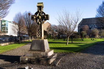  CELTIC CROSS 