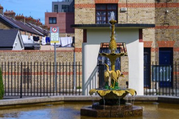  WATER FEATURE IN CHANCERY PARK 