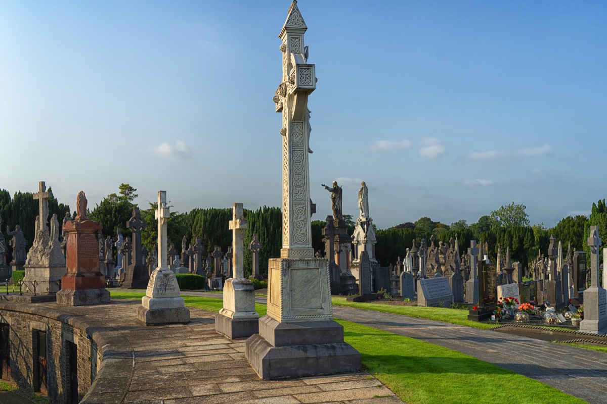 A VISIT TO GLASNEVIN CEMETERY A FEW MINUTES BEFORE IT CLOSED FOR THE DAY 037