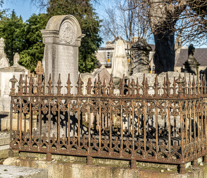 THE DECLINE AND RESTORATION OF A VICTORIAN CEMETERY 159713