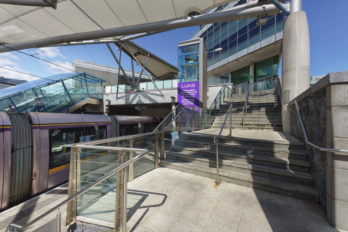 LUAS TRAM STOP AT CONNOLLY RAILWAY STATION 002