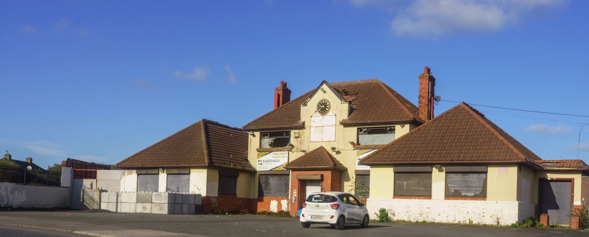 A PUB THAT IS NO LONGER IN BUSINESS - MATTS CABRA HOUSE 005