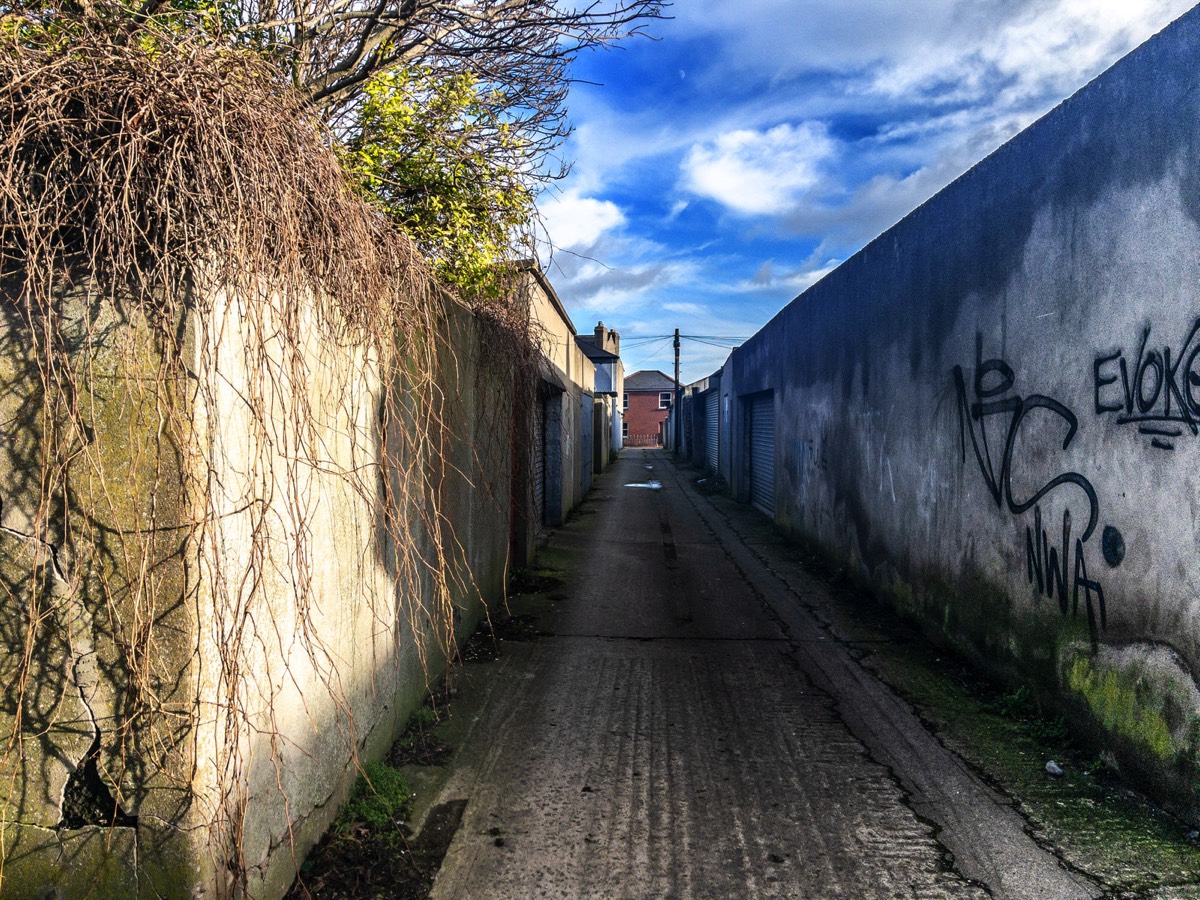 LANEWAY IN PHIBSBOROUGH  CONNECTING CONNAUGHT STREET TO SHANDON CRESCENT  002