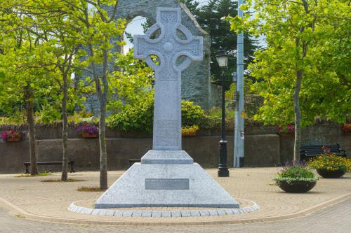 THE HAYES CROSS  003