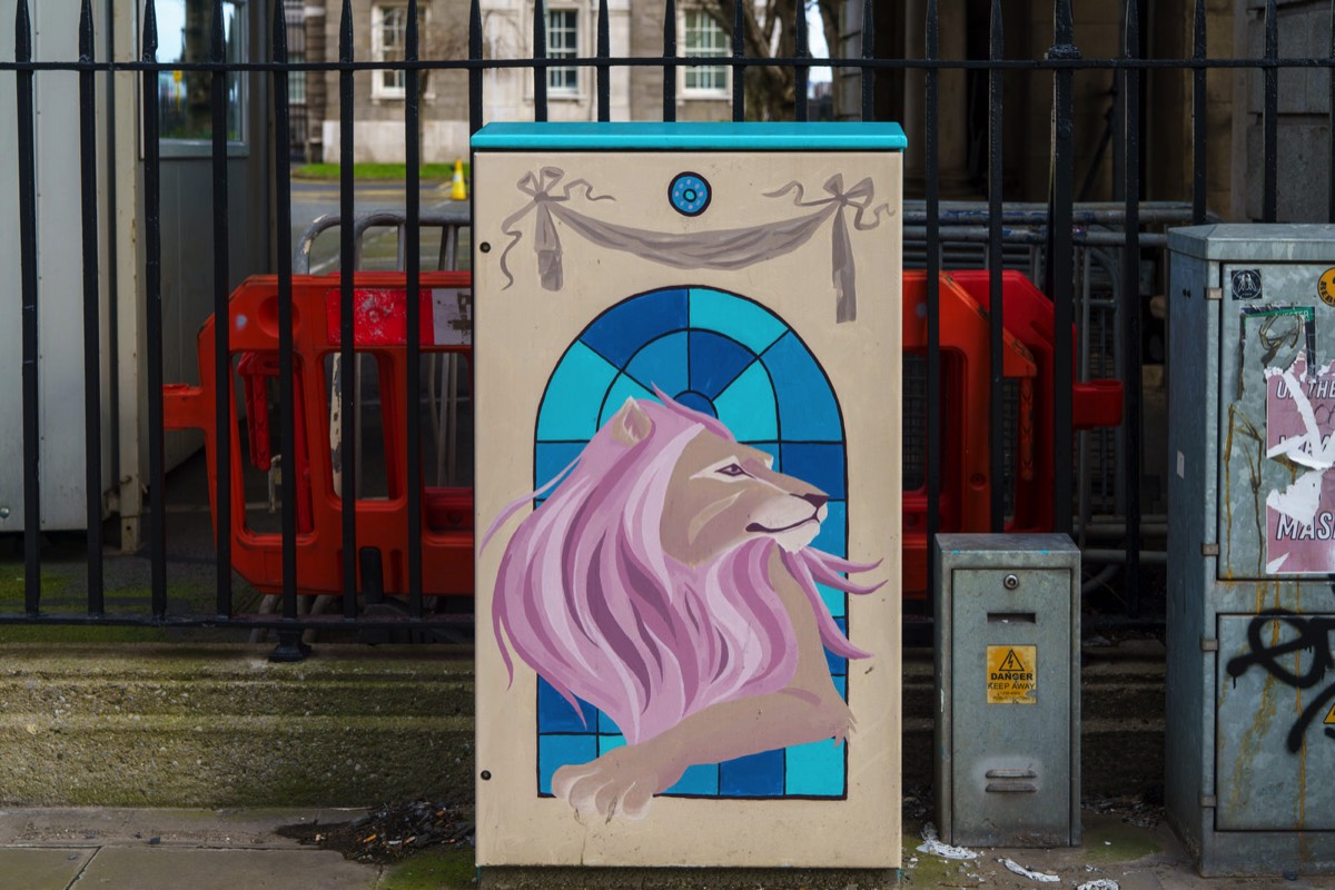 EXAMPLES OF PAINT-A-BOX STREET ART 015