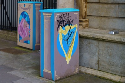  EXAMPLES OF PAINT-A-BOX STREET ART 