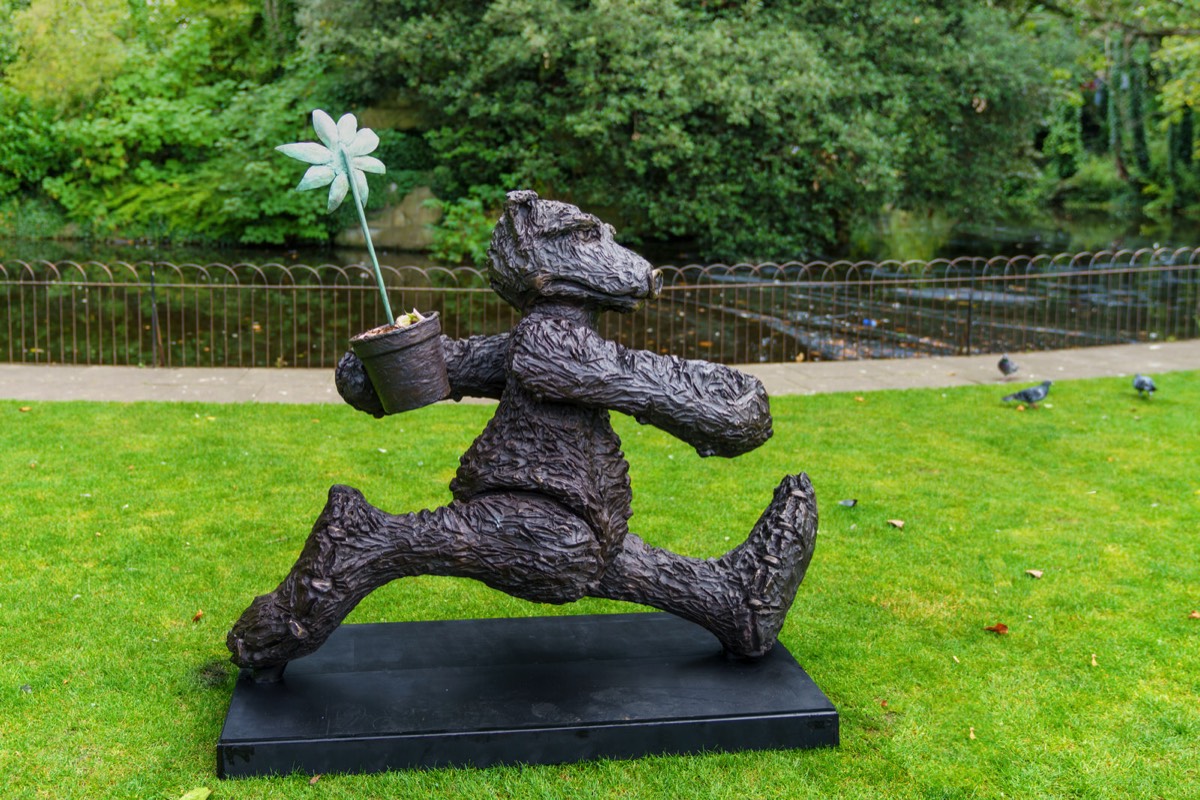 THE GARDENER - ANOTHER ONE OF MY FAVOURITE BRONZE BEARS 003