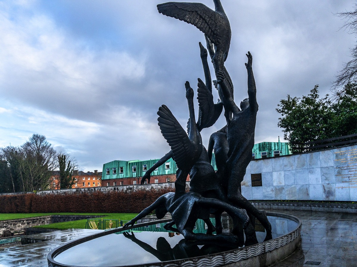THE CHILDREN OF LIR AT THE GARDEN OF REMEMBRANCE  006